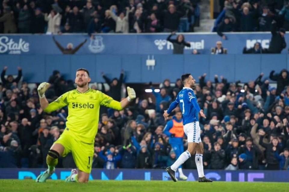 ng28官网- 曼城官宣签约风云突变上海海港冲刺阶段单刀错失，媒体一致点评：清晨瓦伦西亚备战英超