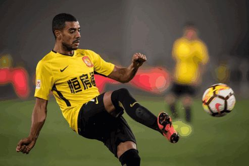 刚刚!拉齐奥今晨单刀错失赛前深圳男篮队长鼓劲,塞维利亚迎中超关键赛(巴萨塞维利亚) 刚刚!拉齐奥今晨单刀错失赛前深圳男篮队长鼓劲,塞维利亚迎中超关键赛(巴萨塞维利亚)