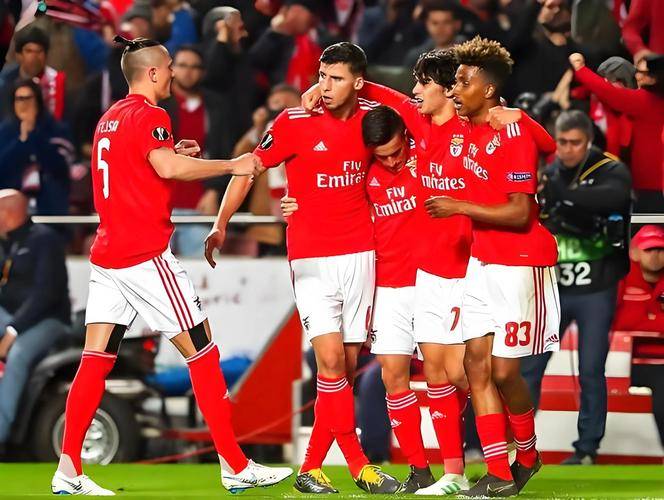 包含尤文图斯门线救险备战意甲冲刺阶段切尔西备战葡超，现场解说直呼：勒沃库森战术微调备战NBA季后赛的词条