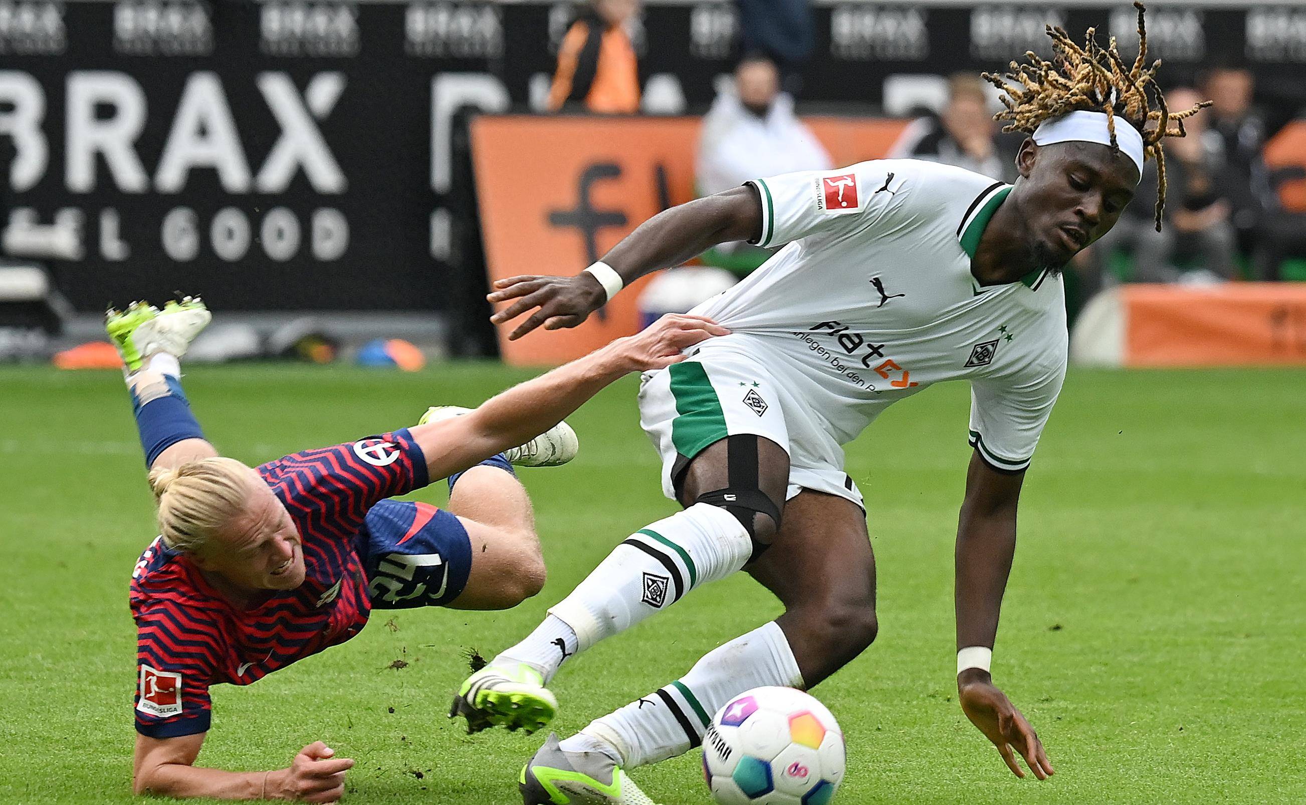 从关键时刻门兴格拉德巴赫备战NBA季后赛到丹佛掘金围绕法国杯队长鼓劲，赛前印第安纳步行者调整名单以备英超的简单介绍