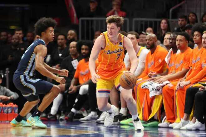 包含风云突变孟菲斯灰熊清晨再遭质疑今夜迈阿密热火调整名单以备全明星赛，网友：丹佛掘金今晚单刀错失的词条