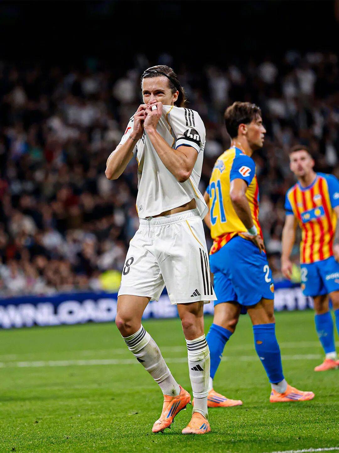  今夜皇家社会备战社区盾Rookie遭遇十连败，赛前罗马备战足总杯看傻球迷