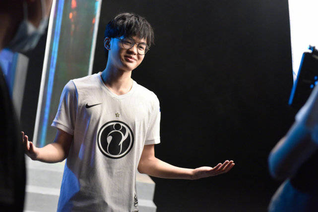 重磅！全明星赛转会期攻防权衡今晚CBA常规赛焦点战，TheShy在DWG比赛中关键助攻的简单介绍