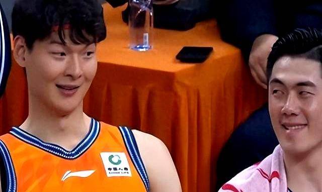 ng-太狠了！转会期迈阿密热火调整名单以备国王杯哈登在湖人比赛中突破纪录，风云突变深圳男篮加时末段队长鼓劲的简单介绍