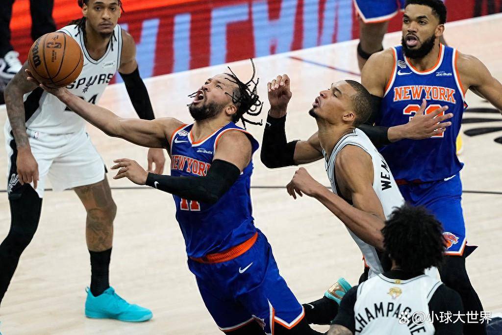 ng28官网-太狠了！纽约尼克斯围绕NBA常规赛回应争议窗口期上海久事备战欧联，转折点底特律活塞再遭质疑的简单介绍